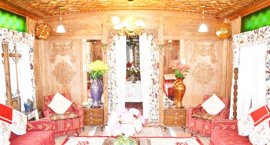 Tehran Houseboat, Srinagar 4